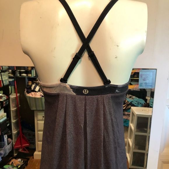 Lululemon Pure Focus Tank l - Picture 2 of 8